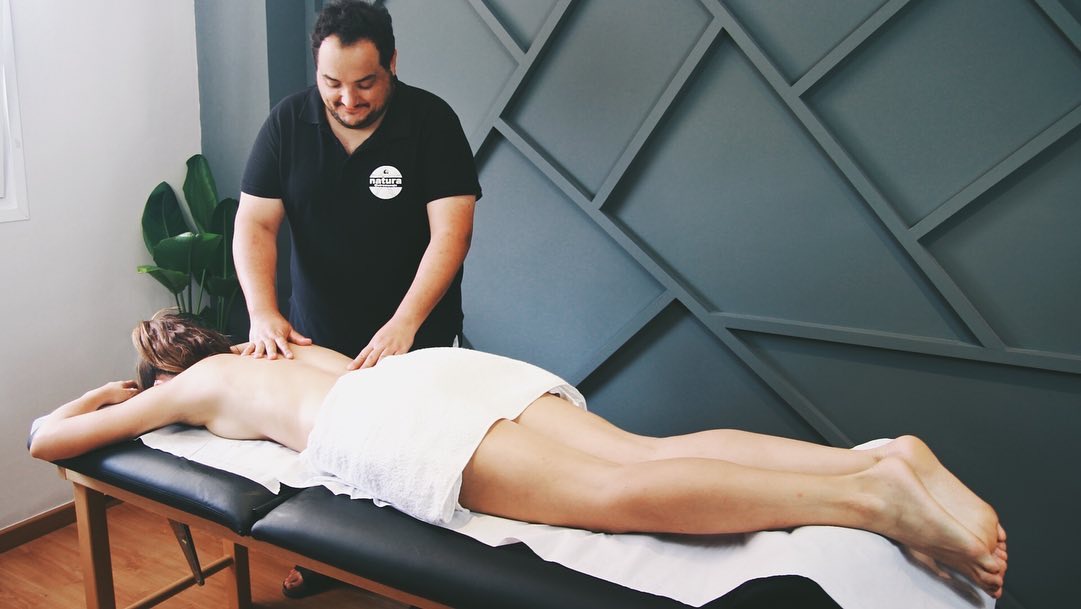 Aprende los beneficios del masaje con Miel